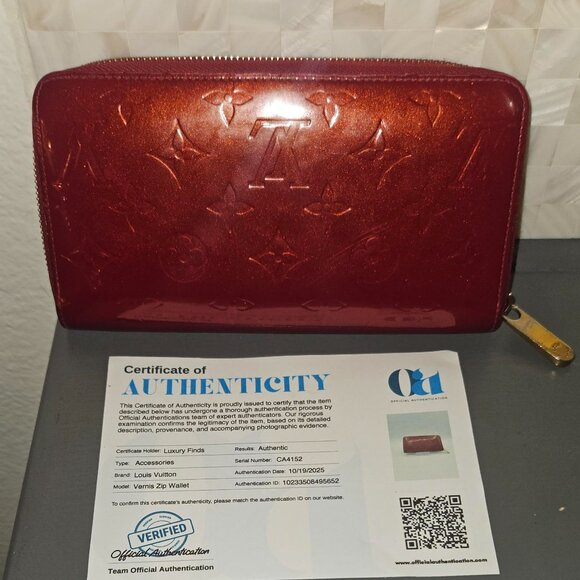 Louis Vuitton Monogram Red Vernis Patent Leather Zippy Waller w/COA - Picture 1 of 7